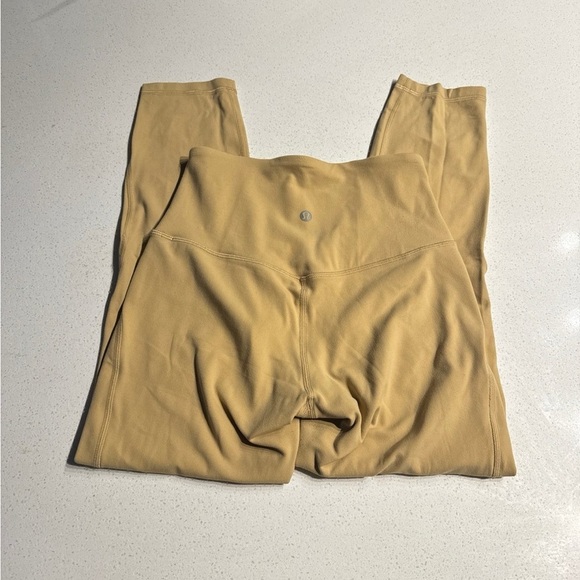 Lululemon Nulu yoga crop - Picture 5 of 7